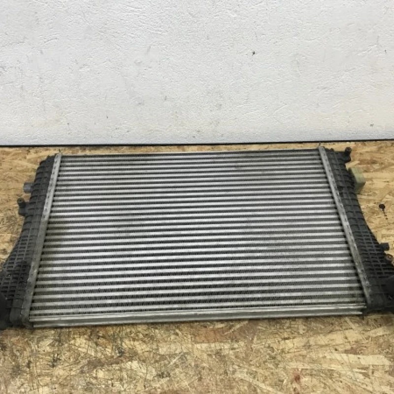 Intercooler / Volkswagen Tiguan 5N 2009 / Motor, racire si evacuare