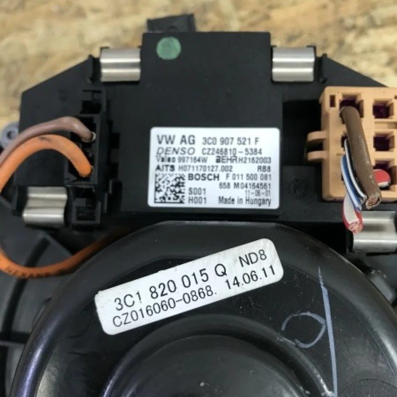 Ventilator bord cu releu / Volkswagen Passat B7 2012 / Interior