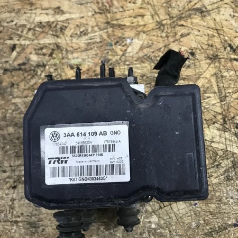 Pompa ABS / Volkswagen Passat B7 2012 / Frane