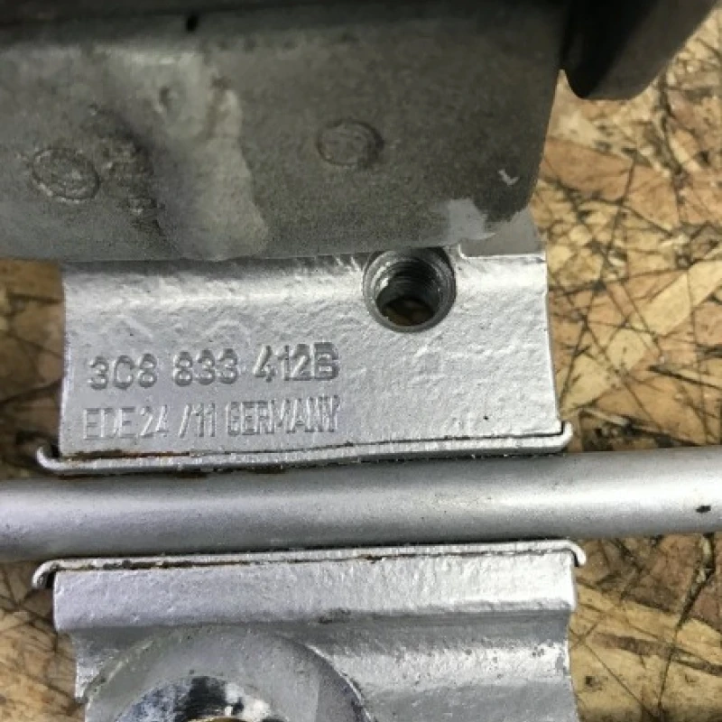Balamale usa dreapta spate / Volkswagen Passat B7 2012 / Caroserie, oglinzi si faruri