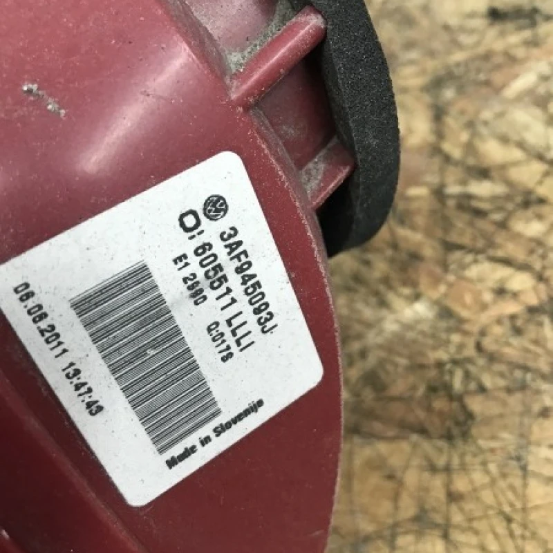 Stop haion stanga / Volkswagen Passat B7 2012 / Caroserie, oglinzi si faruri