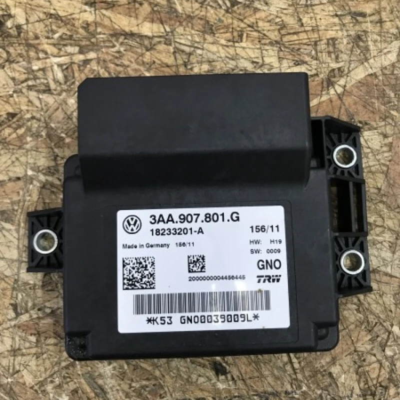 Calculator frana de mana / Volkswagen Passat B7 2012 / Audio si electronice