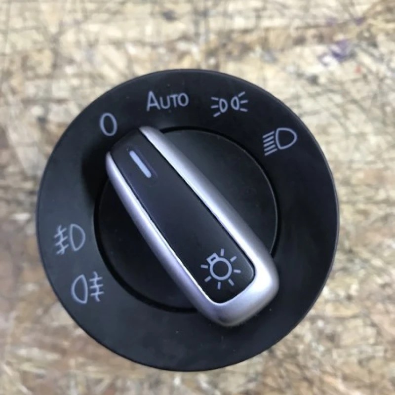 Bloc lumini / Volkswagen Passat B7 2012 / Audio si electronice
