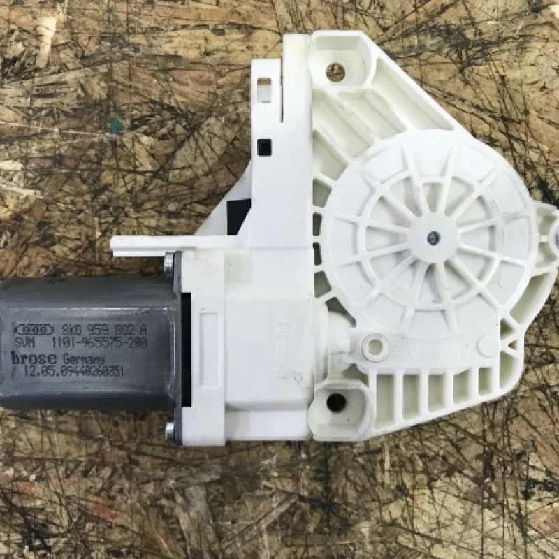 Motoras geam dreapta fata Audi A4 B8 2009