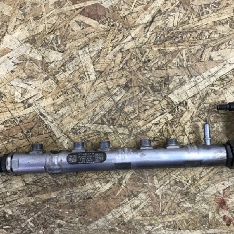 Rampa injectoare BMW Seria 1 E87 2008