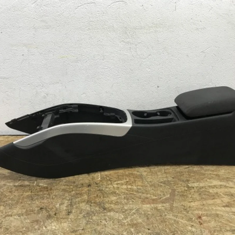 Cotiera centrala / Audi A4 B8 2009 / Caroserie, oglinzi si faruri