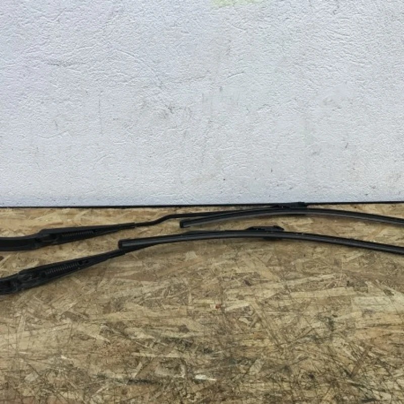 Brate stergatoare Audi A4 B8 2009