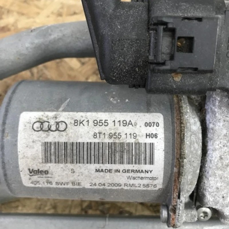 Ansamblu stergatoare cu motoras / Audi A4 B8 2009 / Caroserie, oglinzi si faruri