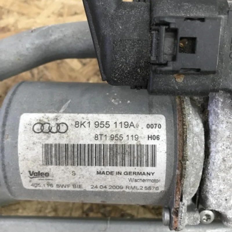 Ansamblu stergatoare cu motoras / Audi A4 B8 2009 / Caroserie, oglinzi si faruri
