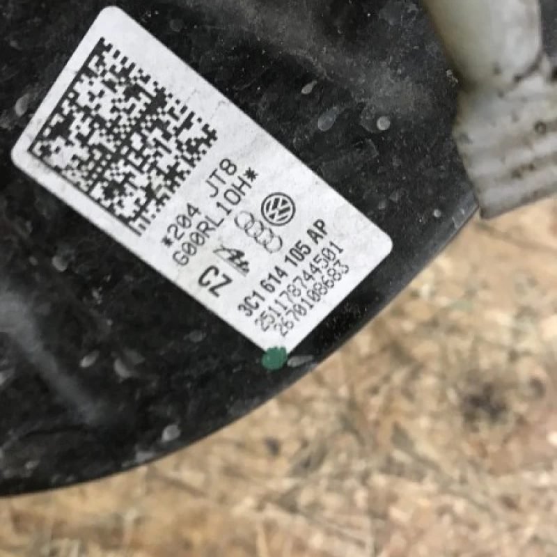 Tulumba frana / Volkswagen Passat B6 2010 / Caroserie, oglinzi si faruri