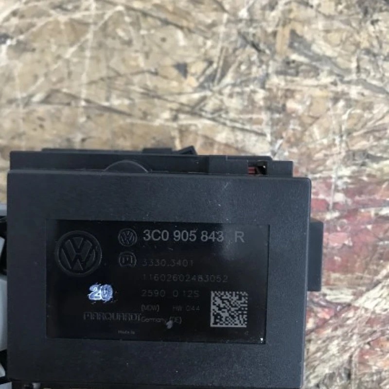 Contact cu cheie / Volkswagen Passat B6 2010 / Interior