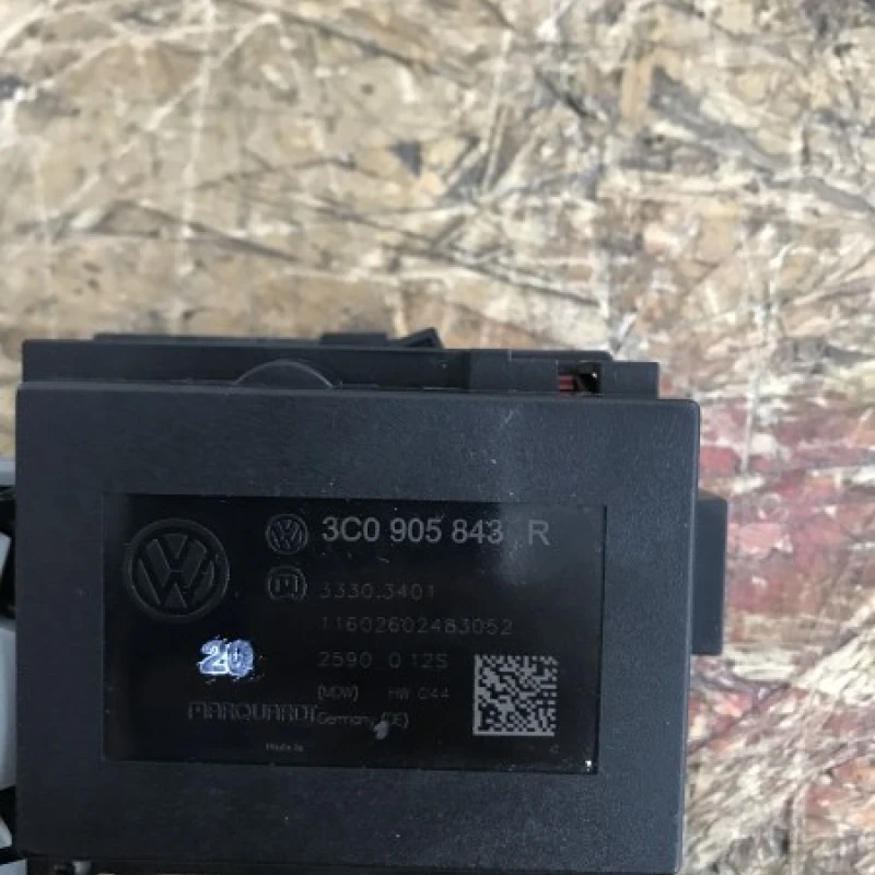 Contact cu cheie / Volkswagen Passat B6 2010 / Interior