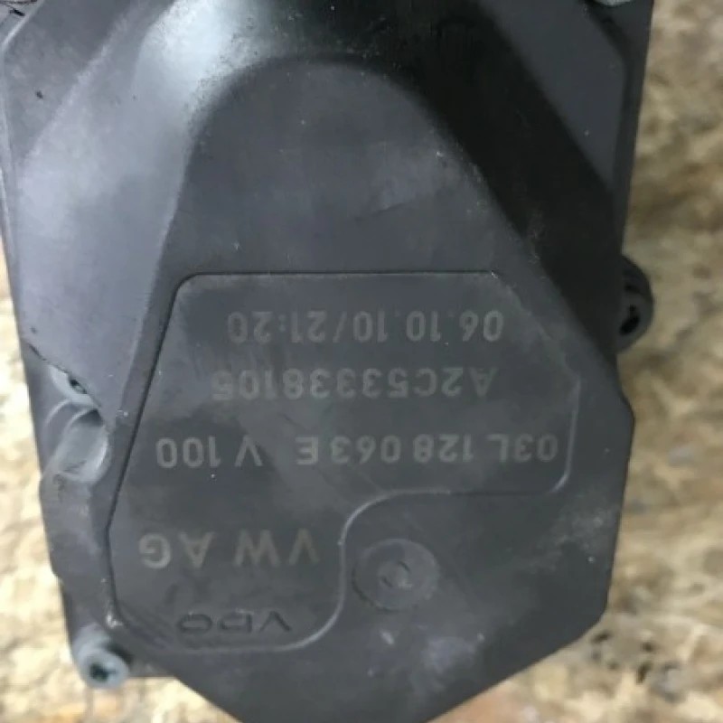 Clapeta acceleratie / Volkswagen Passat B6 2010 / Motor, racire si evacuare