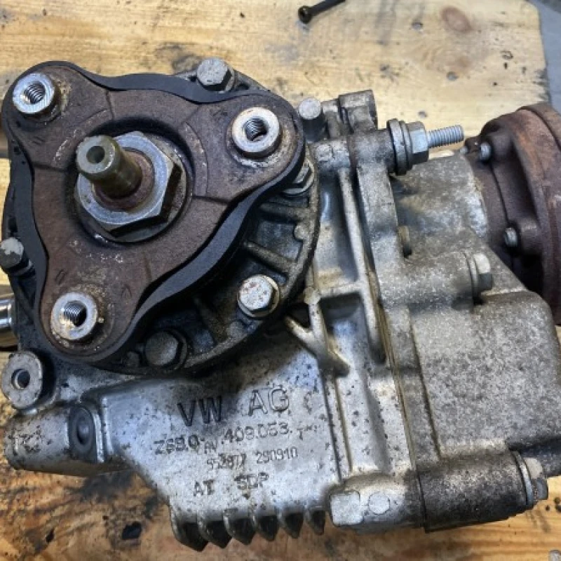 Diferential fata / Volkswagen Passat B6 2010 / Cutie viteze, ambreiaj, transmisie