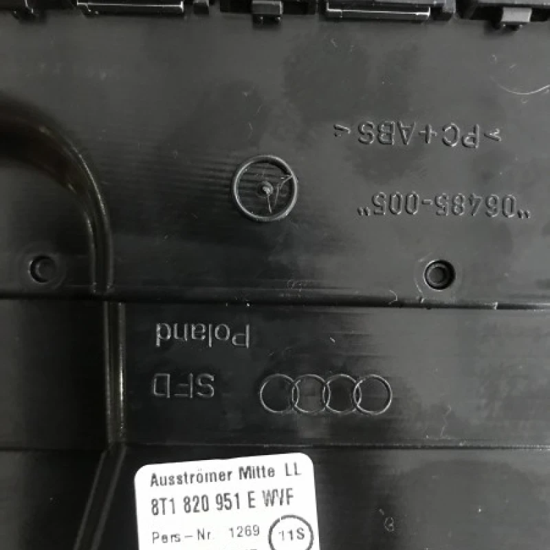 Grila aer bord centrala / Audi A4 B8 2013 / Interior