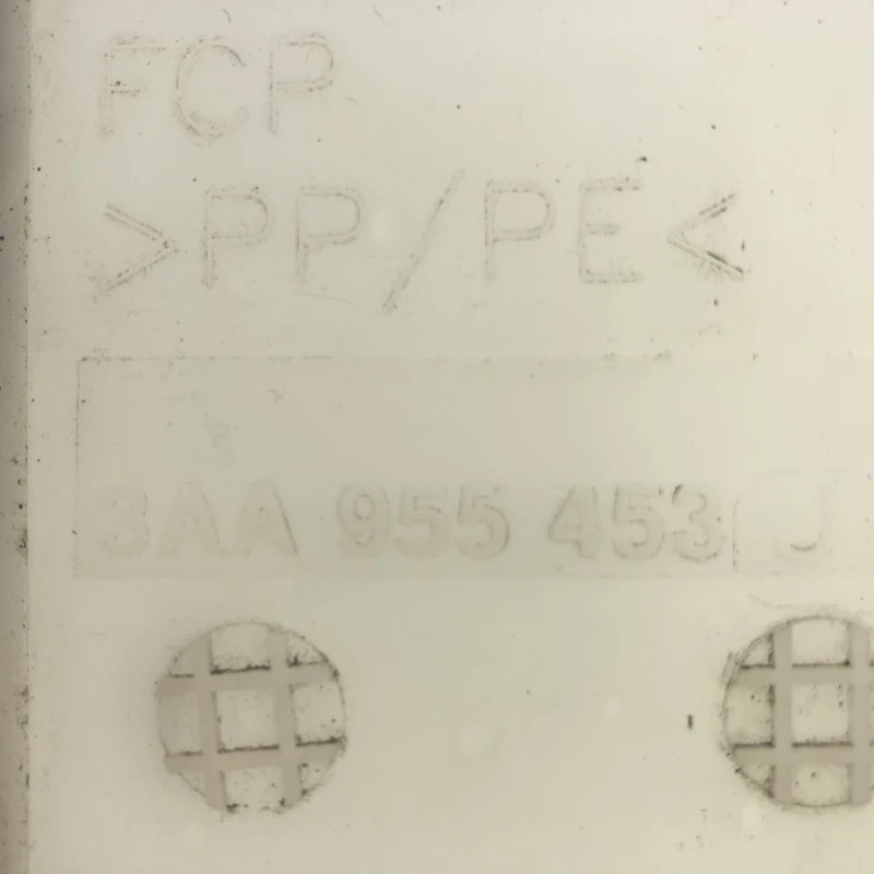 Vas lichid parbriz strop gel / Volkswagen Passat B7 2012 / Caroserie, oglinzi si faruri