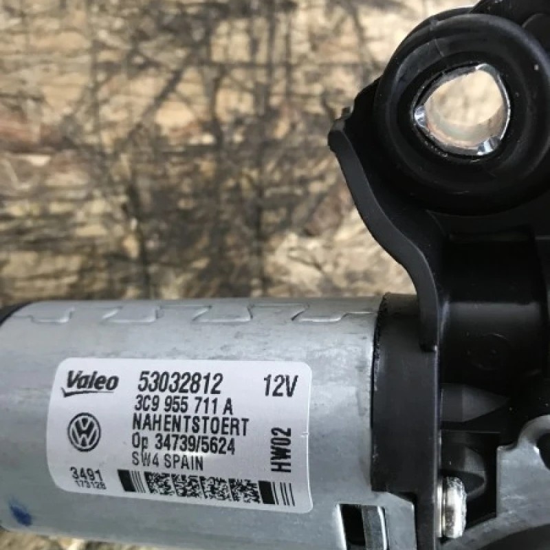 Motoras stergator haion / Volkswagen Passat B7 2012 / Caroserie, oglinzi si faruri