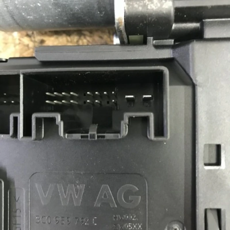 Modul confort usa dreapta fata / Volkswagen Passat B7 2012 / Caroserie, oglinzi si faruri