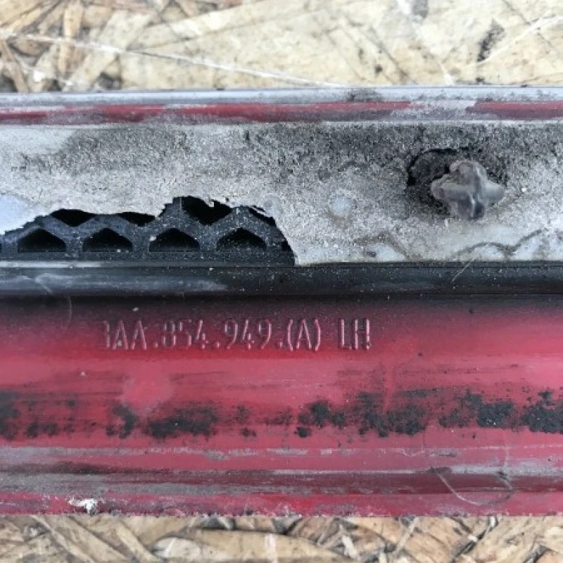 Bandou usa stanga spate / Volkswagen Passat B7 2012 / Caroserie, oglinzi si faruri