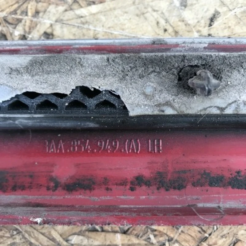 Bandou usa stanga spate / Volkswagen Passat B7 2012 / Caroserie, oglinzi si faruri
