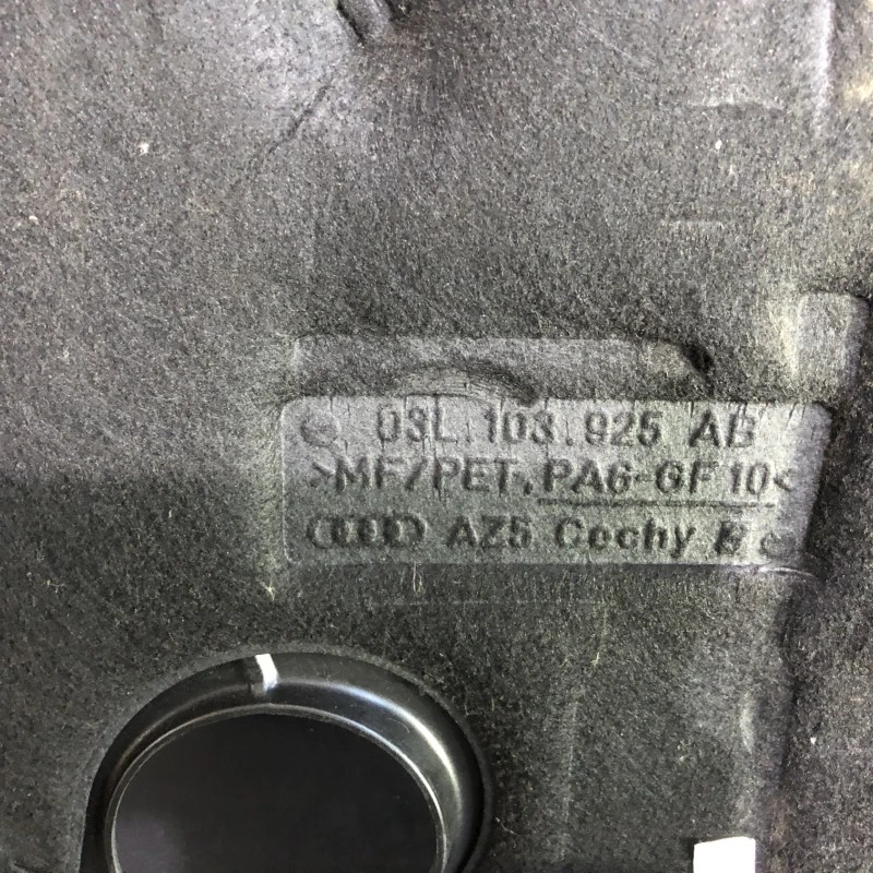 Capac motor / Audi A4 B8 2013 / Motor, racire si evacuare
