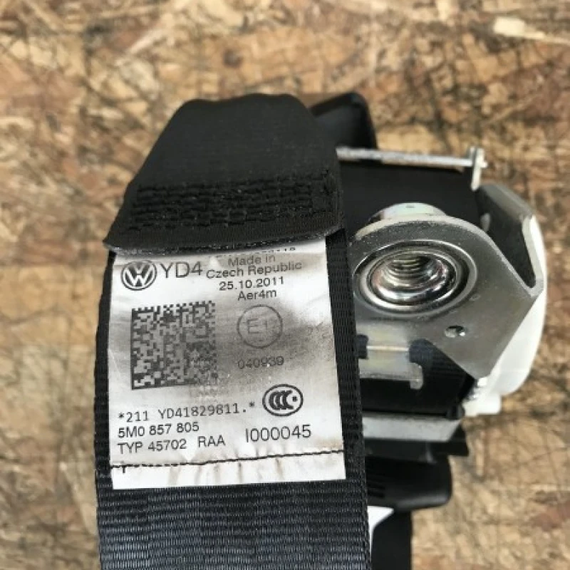 Centrura stanga spate / Volkswagen Golf Plus MK6 2012 / Interior