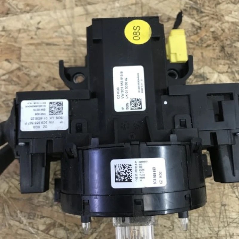 Spira volan cu manete / Volkswagen Passat B6 2007 / Interior