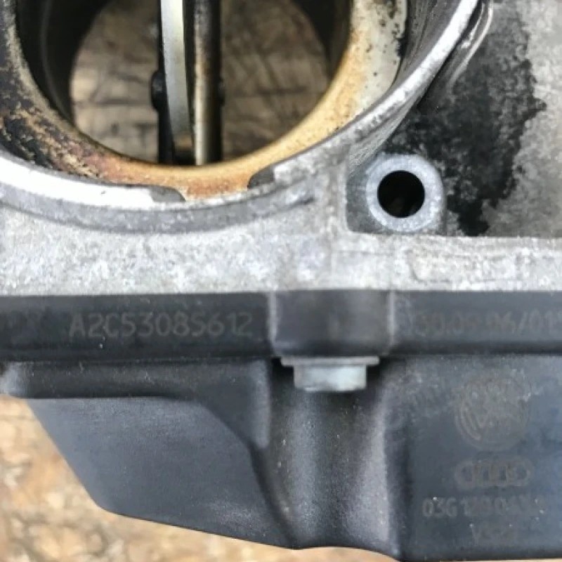Clapeta acceleratie / Volkswagen Passat B6 2007 / Motor, racire si evacuare