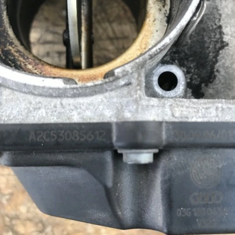 Clapeta acceleratie / Volkswagen Passat B6 2007 / Motor, racire si evacuare