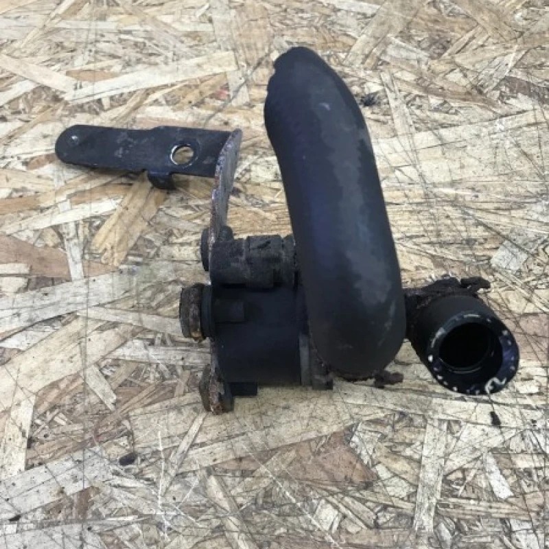 Pompa recirculare apa / Volkswagen Passat B7 2012 / Motor, racire si evacuare