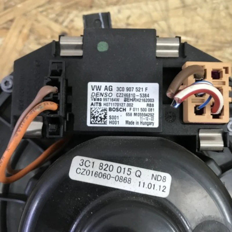 Ventilator bord / Volkswagen Passat B7 2012 / Interior