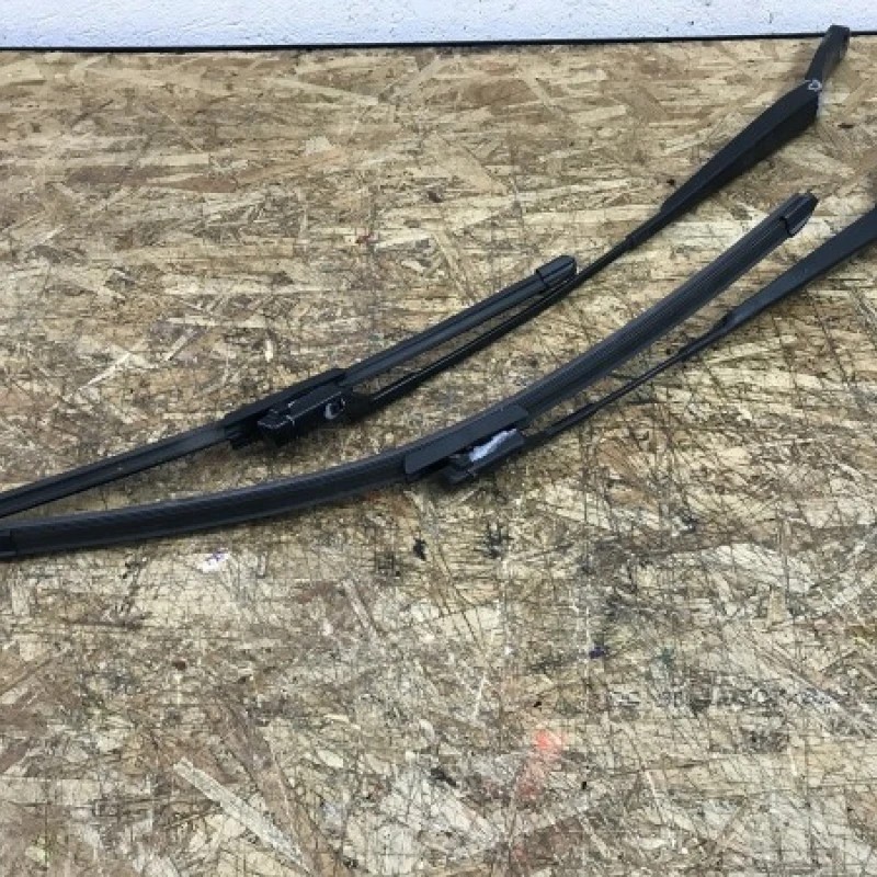 Brate stergatoare fata Volkswagen Passat B7 2012