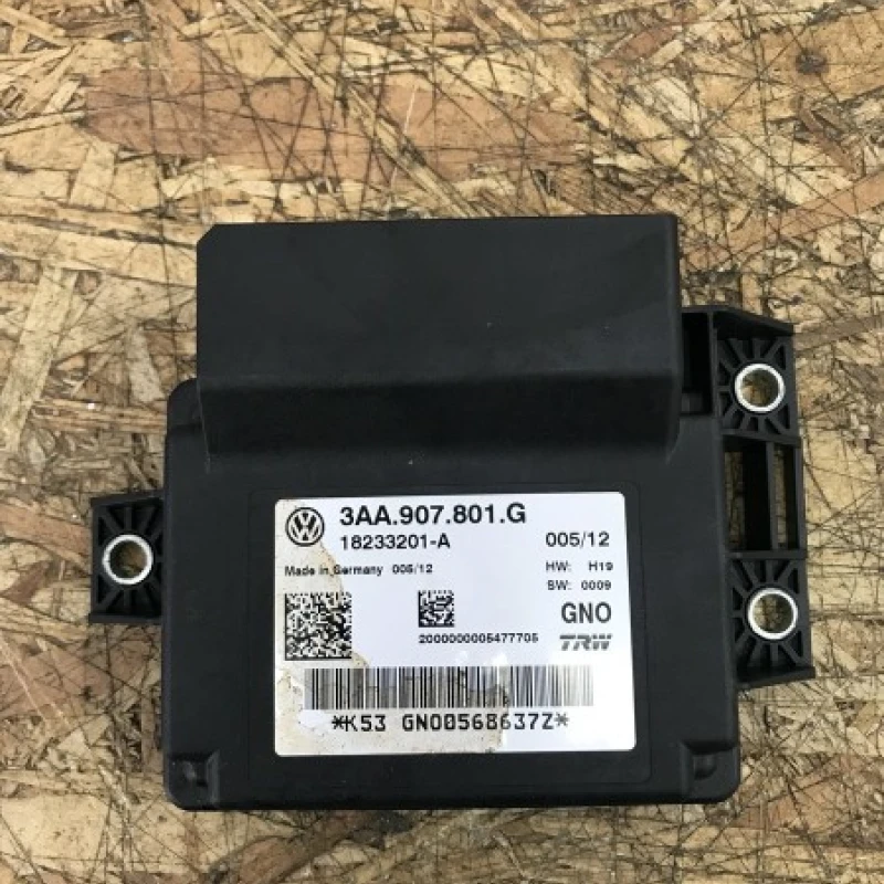 Calculator frana de mana / Volkswagen Passat B7 2012 / Caroserie, oglinzi si faruri