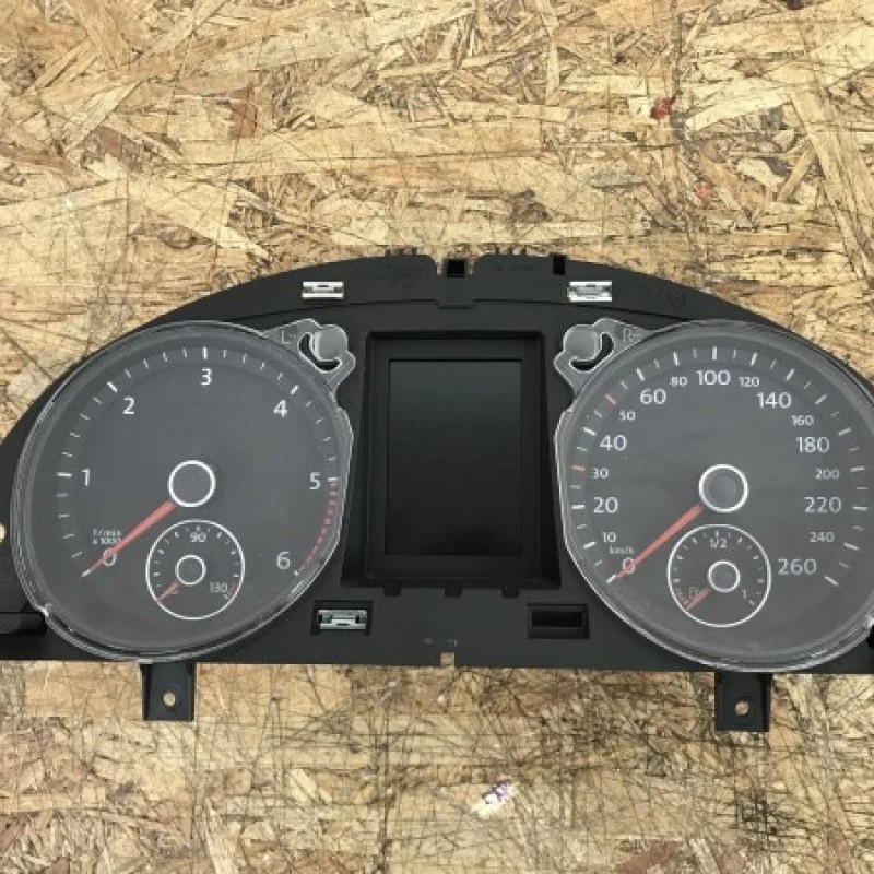 Ceas bord Volkswagen Passat B7 2012