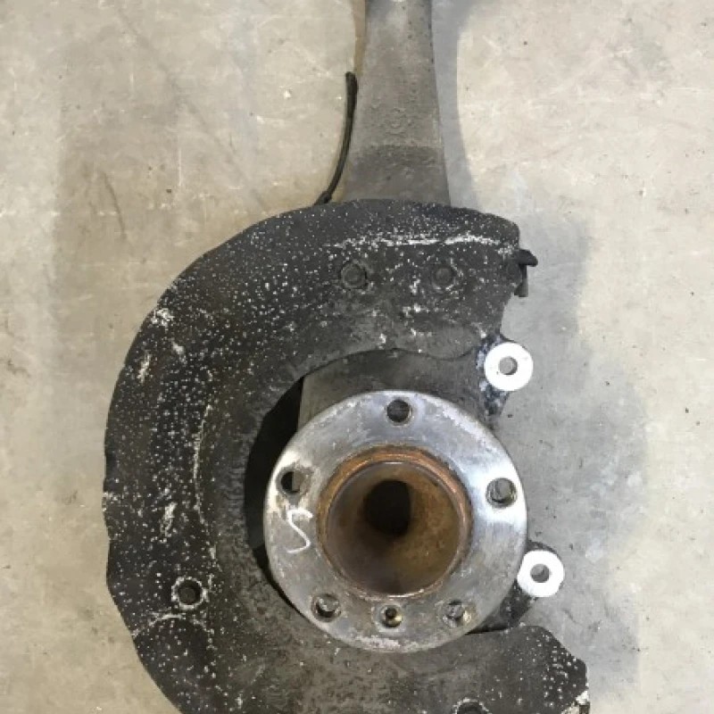 Fuzeta stanga fata / BMW Seria 5 F11 2012 / Caroserie, oglinzi si faruri