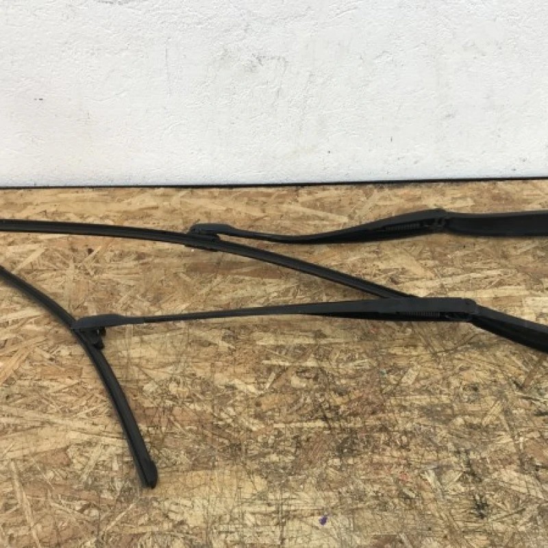 Brate stergatoare / BMW Seria 5 F11 2012 / Caroserie, oglinzi si faruri