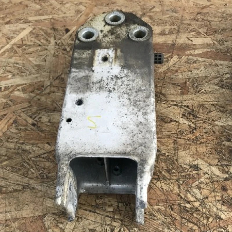 Capat lonjeron stanga / BMW Seria 5 F11 2012 / Caroserie, oglinzi si faruri