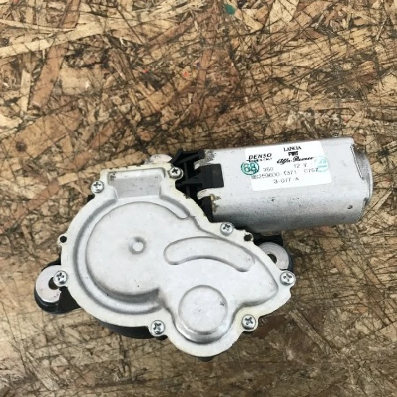 Motoras stergator luneta / Fiat 500 500 2013 / Caroserie, oglinzi si faruri