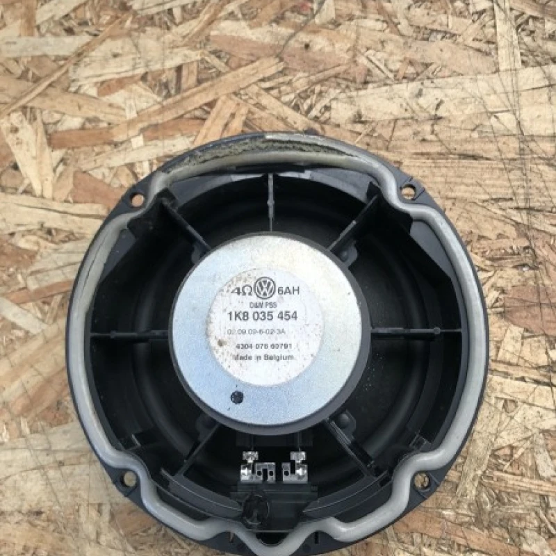 Boxa spate / Volkswagen Golf MK6 2009 / Audio si electronice