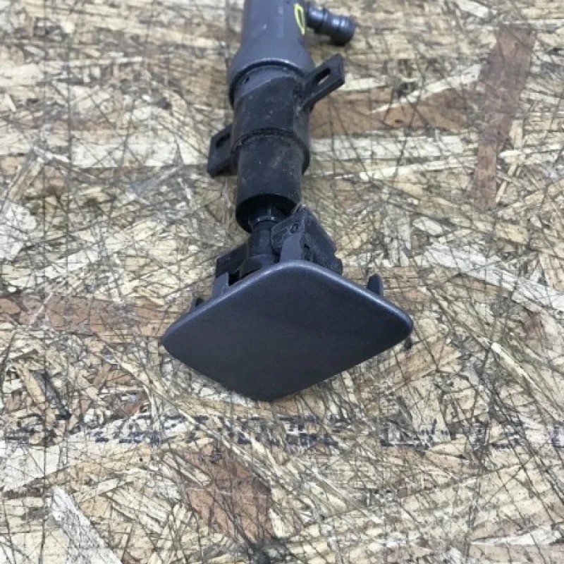 Sprituitor spalator far dreapta Volkswagen Passat B6 2010