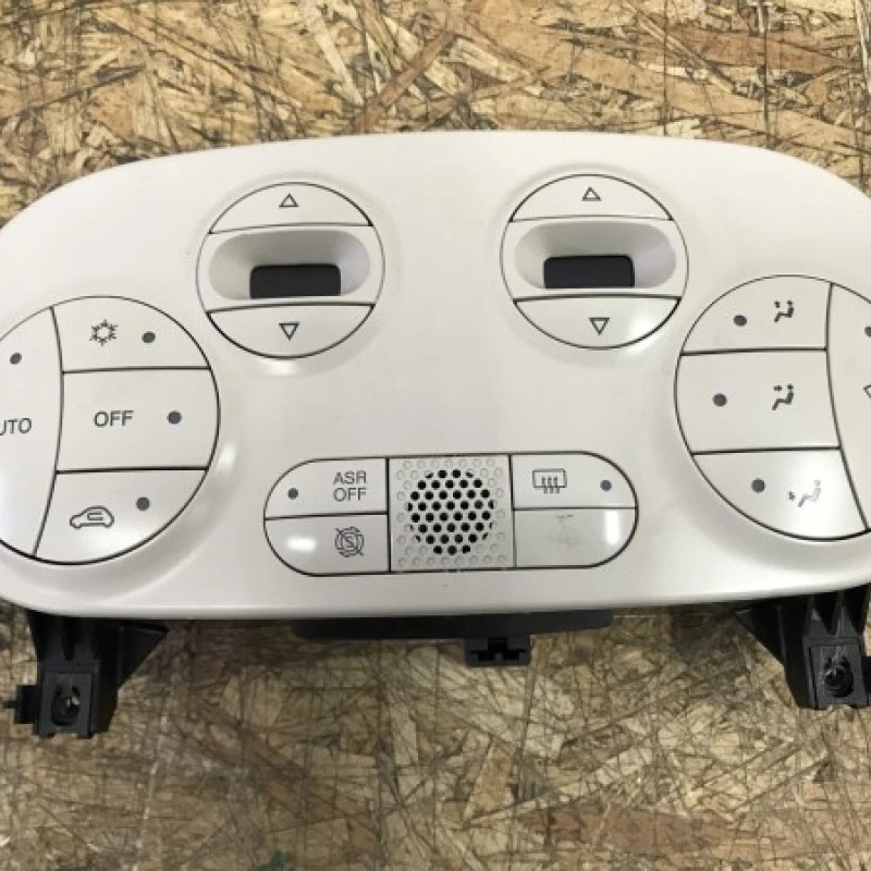 Panou climatronic / Fiat 500 500 2013 / Interior
