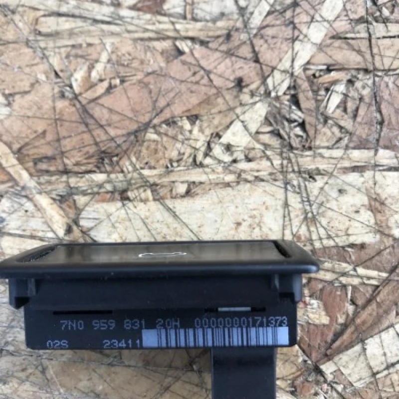 Buton deschidere haion electric / Volkswagen Sharan 7N 2014 / Caroserie, oglinzi si faruri