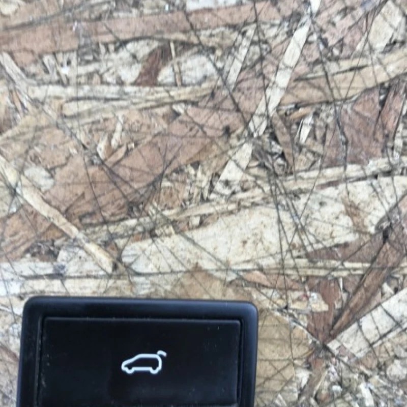 Buton deschidere haion electric / Volkswagen Sharan 7N 2014 / Caroserie, oglinzi si faruri