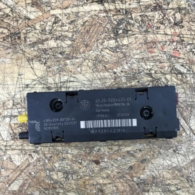 Antena amplificator BMW Seria 1 E87 LCI 2009