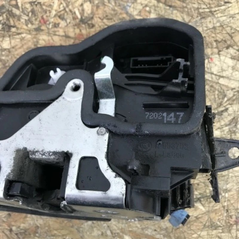 Iala încuietoare usa stanga spate / BMW Seria 1 E87 LCI 2009 / Caroserie, oglinzi si faruri