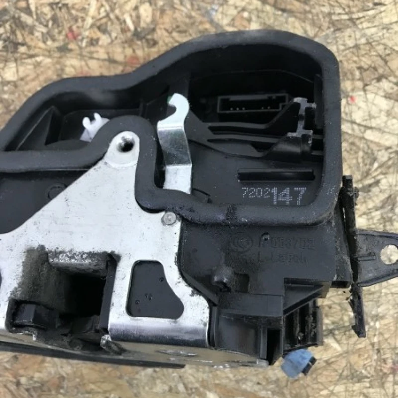Iala încuietoare usa stanga spate / BMW Seria 1 E87 LCI 2009 / Caroserie, oglinzi si faruri