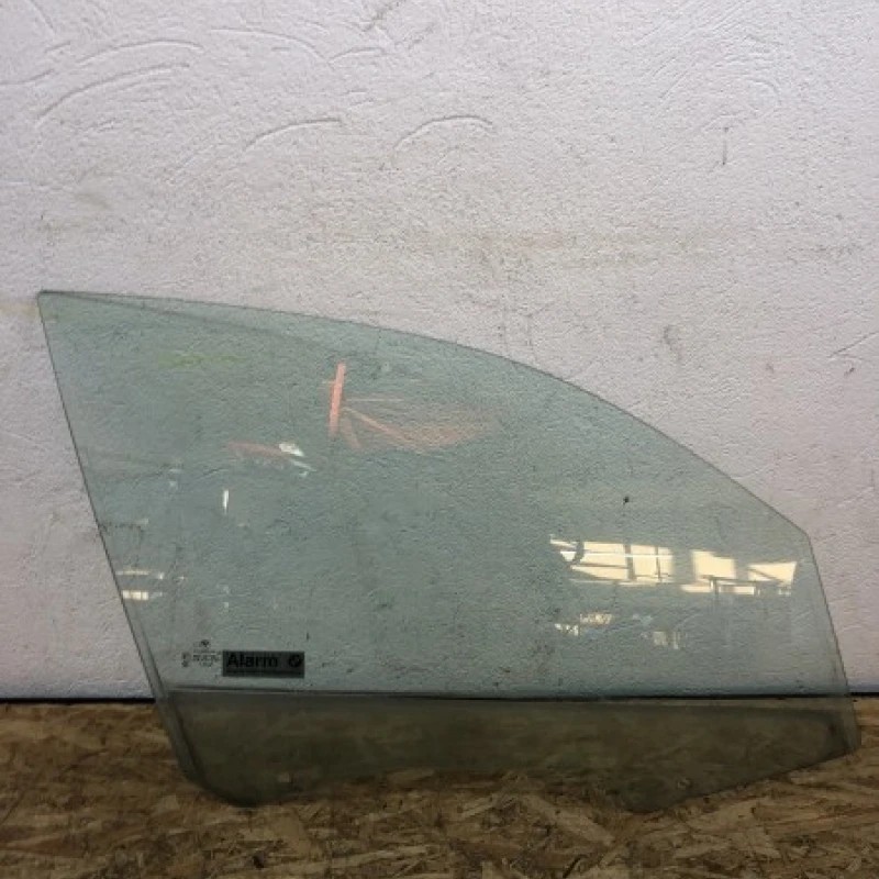 Geam dreapta fata / BMW Seria 1 E87 LCI 2009 / Caroserie, oglinzi si faruri