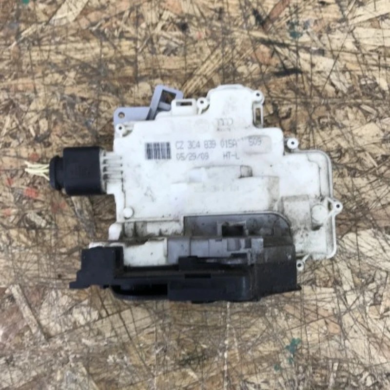 Iala broasca usa stanga spate Volkswagen Passat B6 2010