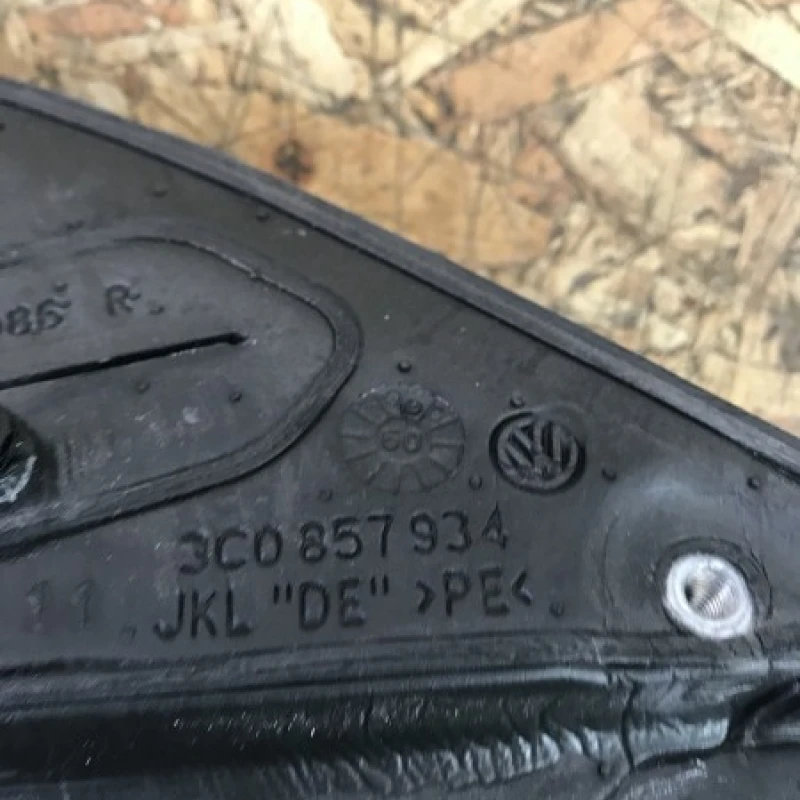 Oglinda dreapta / Volkswagen Passat B6 2010 / Caroserie, oglinzi si faruri