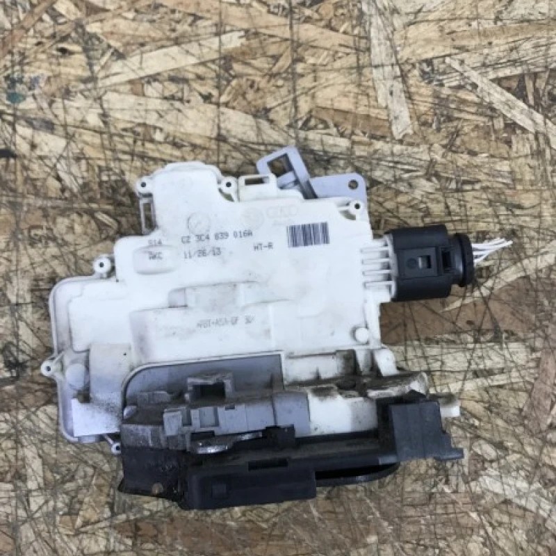 Iala încuietoare dreapta spate Volkswagen Passat B7 Alltrack 2014